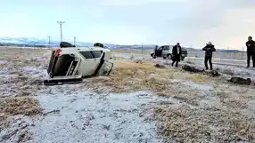Adilcevaz'da Şarampole Yuvarlanan Otomobilde 5 Yaralı
