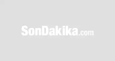 Bitlis'te Fırtına Van Gölü'nde Dalgalar Oluşturdu