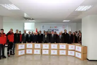 Doğu Anadolu'da Öğrencilere Kışlık Giyim Desteği