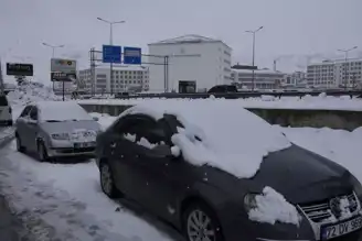 Doğu Anadolu Bölgesinde Yoğun Kar Yağışı: 70 Köy Yolu Kapandı