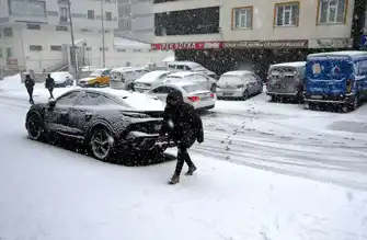 Bitlis'te Yaşamı Felç Eden Kar Yağışı