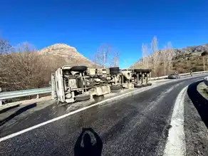 Bitlis'te Tır Kazası: Sürücü Yaralı