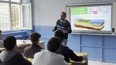 Depremden Çıkan Öğretmen Azmi