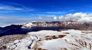 Nemrut Krater Gölü'nün Büyülü Kış Manzarası