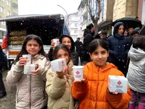 Berat Kandili'nde 6 İlde Salep ve Simit İkramı