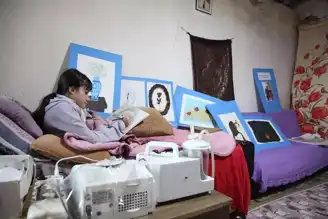 Resimle Hayata Tutunan Genç Kız