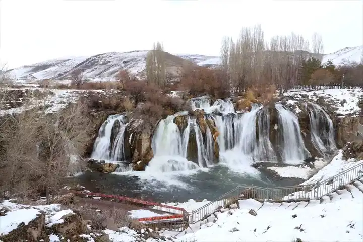 Bitlis ve Muş'taki Yollar Açıldı!