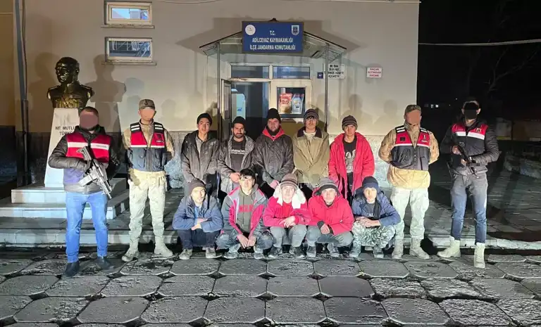 Doğu Anadolu'da Kaçak Göçmen Operasyonu: 10 Kişi Yakalandı