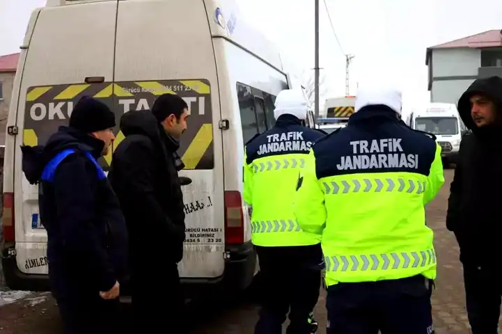 Bitlis Güroymak'ta Öğrenci Servisleri Denetlendi
