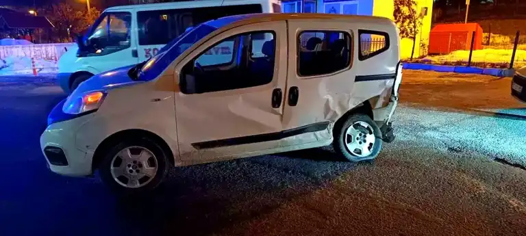 Bitlis'te Zincirleme Kaza: 4 Yaralı, 2'si Ağır