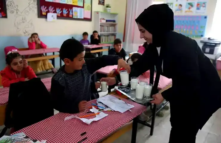 Fedakâr Öğretmen, Soğuk Sınıfta Sıcak Eğitim