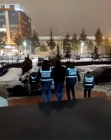 Tatvan'da 28 Yıl Hapis Cezası Olan Hırsız Yakalandı