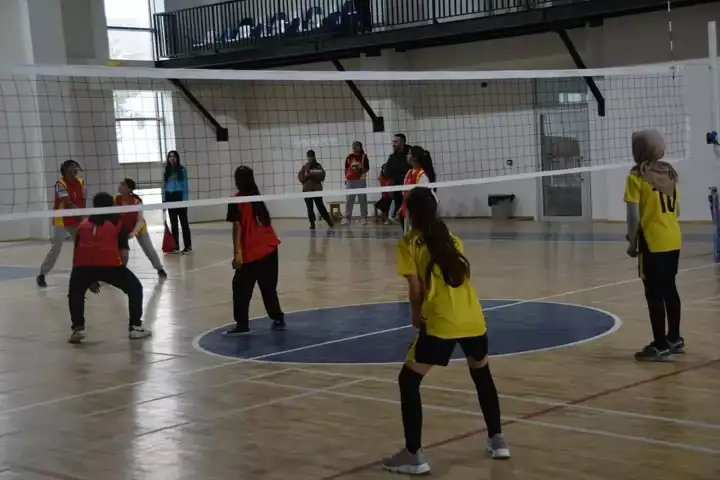 Bitlis'te Yıldız Kızlar Voleybol Turnuvası